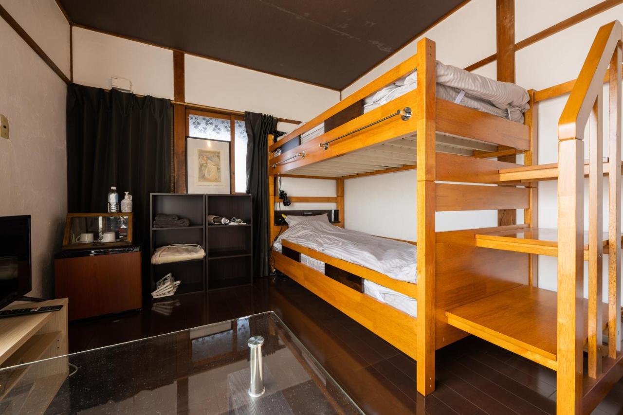 Bed&Cafe Onzo オンゾー Hotel Onomichi Bagian luar foto